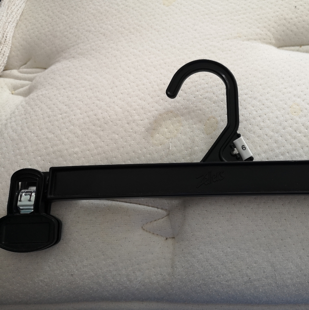 Vintage, limited edition, Zellers pant hanger - Picture 5 of 5